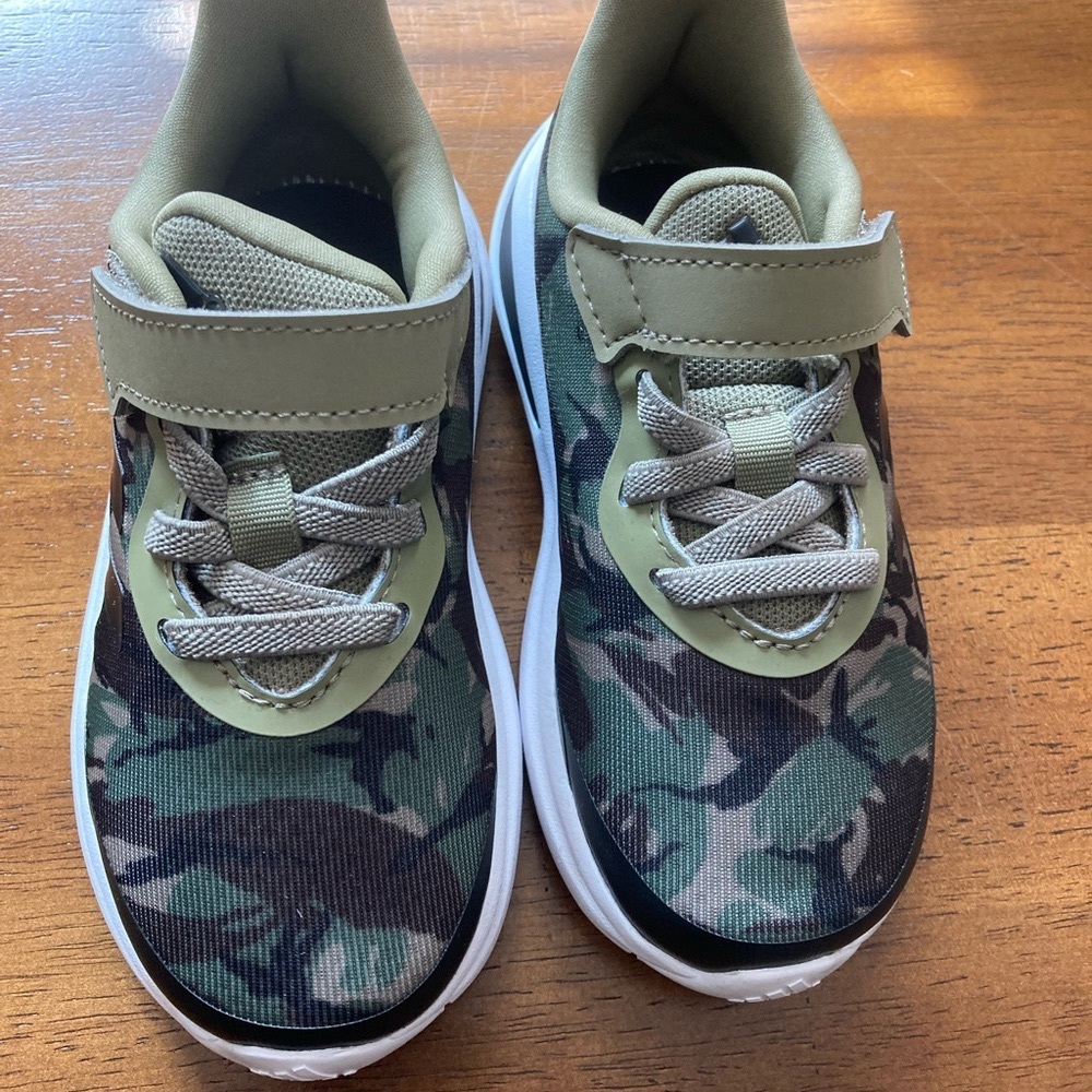 Adidas Forta Run Shoes Toddler size 8. Brand New never worn